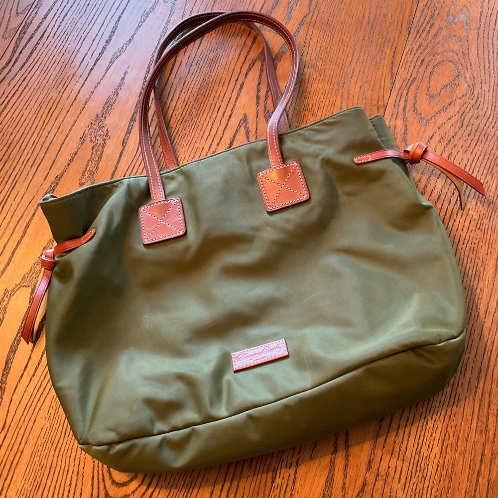 Dooney Bourke- Beautiful green nylon satchel handbag. Size OS